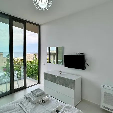 London Olea Drimades Villa *