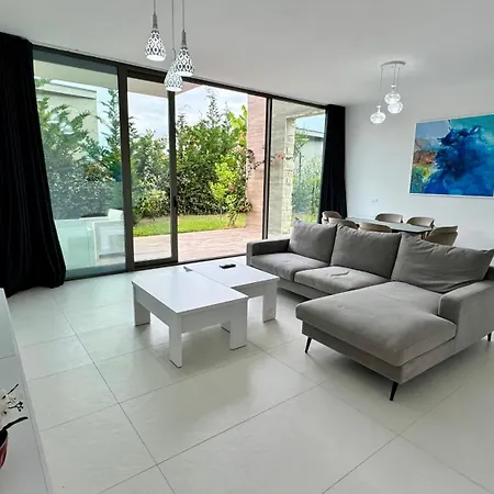 London Olea Drimades Villa *